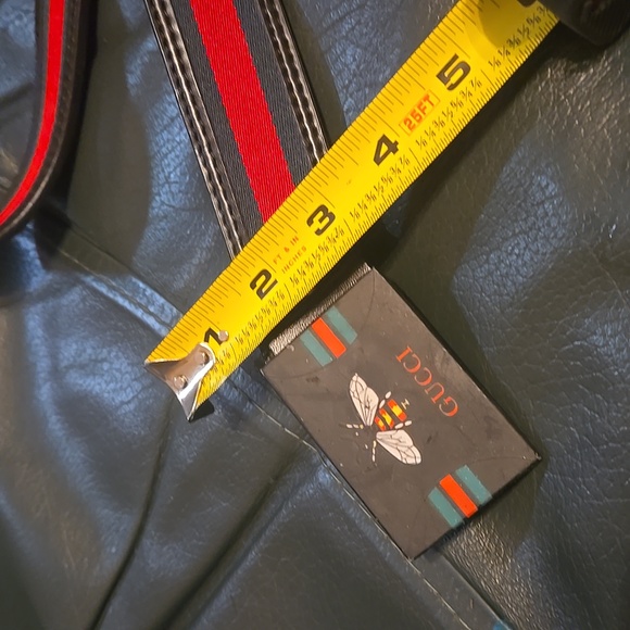 Gucci "Bee"Placard Belt:Green and Red Stripe onto leather - Picture 6 of 14